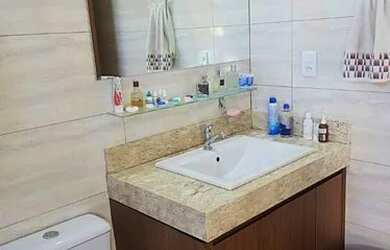 Imagem: A casa em condomínio possui 2 Dormitórios, 3 Banheiros, 2