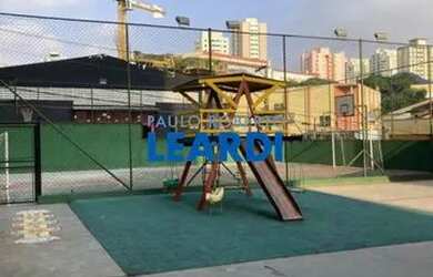 Imagem: O apartamento na cobertura possui 3 Dormitórios, 2 Banheiros