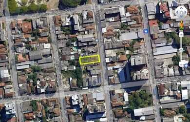 Imagem: A casa possui 3 Dormitórios e está localizado em Centro