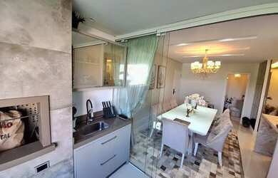 Imagem: O apartamento possui 3 Dormitórios, 2 Banheiros, 2 Vagas na