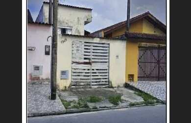 Imagem: A casa possui 1 Dormitório, 1 Banheiro, 1 Vaga na garagem