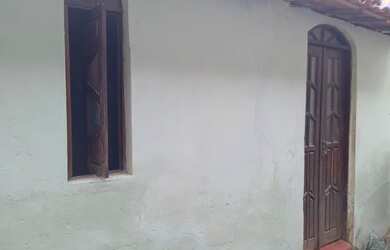 Imagem: A casa possui 2 Dormitórios, 1 Banheiro e está localizado