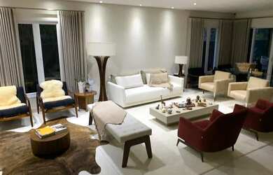 Imagem: A casa em condomínio possui 4 Dormitórios, 5 Banheiros, 4