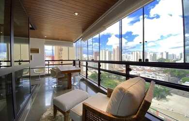 Imagem: O apartamento possui 4 Dormitórios, 5 Banheiros, 3 Vagas na