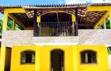 Imagem: A casa possui 3 Dormitórios, 2 Banheiros, 5 Vagas na garagem