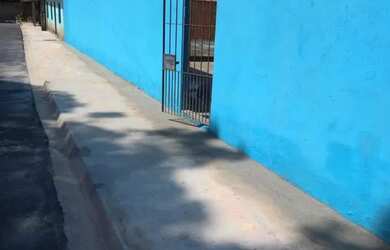 Imagem: A casa possui 4 Dormitórios, Acomodam 15 pessoas, 3 Vagas na