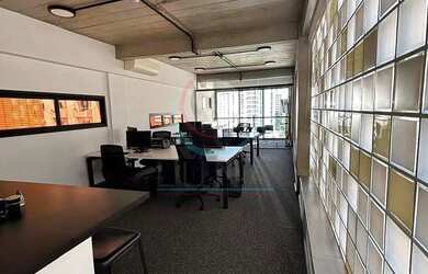 Imagem: O depósito possui 1 Vaga na garagem e 47m² de Área e está