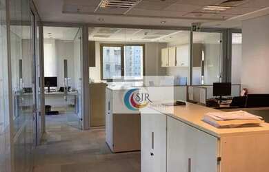 Imagem: O depósito para alugar possui 5 Vagas na garagem, 576m² de