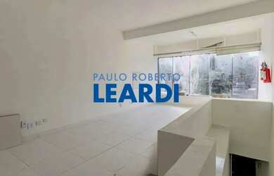 Imagem: O depósito possui 240m² de Área e está localizado em Pinheiros