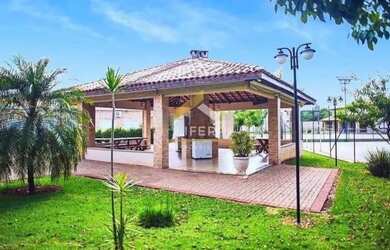 Imagem: O terreno possui 300m² de Área e está localizado em Parque