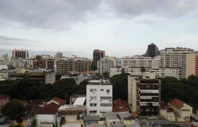 Imagem: O apartamento na cobertura possui 3 Dormitórios, 2 Banheiros