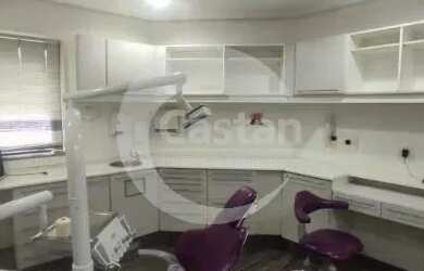 Imagem: O depósito possui 2 Vagas na garagem, 104m² de Área e está