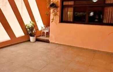 Imagem: A casa possui 2 Dormitórios, 1 Banheiro, 1 Vaga na garagem