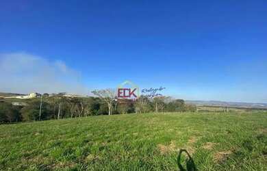 Imagem: O terreno possui 1.050m² de Área e está localizado em Alto