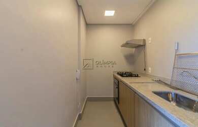 Imagem: O apartamento possui 1 Dormitório, 1 Banheiro, 1 Vaga na garagem