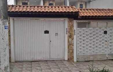 Imagem: A casa possui 2 Dormitórios, 1 Banheiro, 1 Vaga na garagem