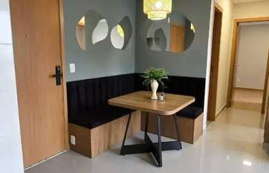 Imagem: O apartamento possui 2 Dormitórios, 1 Banheiro, 1 Vaga na garagem