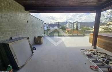 Imagem: O apartamento na cobertura possui 3 Dormitórios, 2 Banheiros