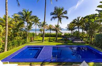 Imagem: A casa em condomínio possui 5 Dormitórios, 5 Banheiros, 4