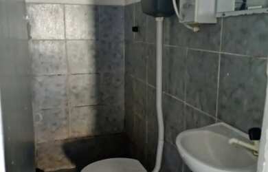 Imagem: A casa possui 1 Dormitório, 1 Banheiro e está localizado