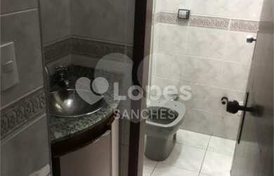 Imagem: O depósito possui 140m² de Área e está localizado em Bangú