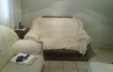 Imagem: A casa possui 3 Dormitórios, 2 Banheiros, 2 Vagas na garagem