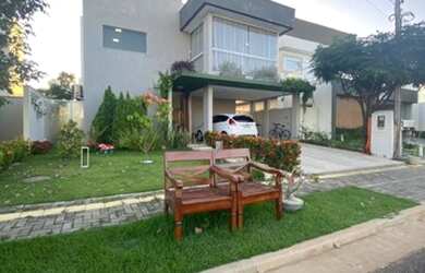 Imagem: A casa possui 3 Dormitórios, 4 Banheiros, 2 Vagas na garagem