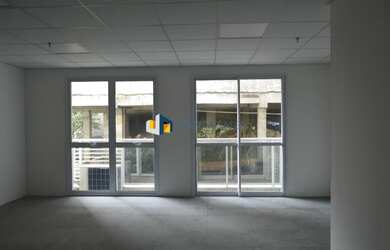 Imagem: O depósito possui 1 Vaga na garagem e 40m² de Área e está