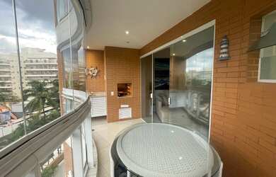 Imagem: O apartamento possui 3 Dormitórios, 1 Banheiro, 2 Vagas na