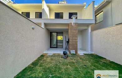 Imagem: A casa em condomínio possui 3 Dormitórios, 1 Banheiro, 3 Vagas