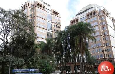 Imagem: O depósito possui 4 Vagas na garagem e 914m² de Área e está