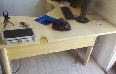 Imagem 3: Mesa de escritório. 