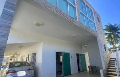 Imagem: A casa possui 4 Dormitórios, 4 Banheiros, 4 Vagas na garagem