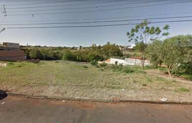 Imagem: O terreno possui 380m² de Área e está localizado em Centro