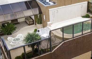 Imagem: O apartamento na cobertura possui 3 Dormitórios, 5 Banheiros