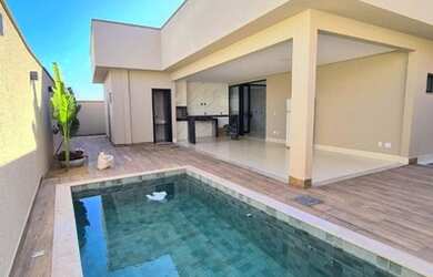 Imagem 3: Belíssima casa no Portal do Sol Green -4 suítes plenas -Valor R$ 2.050.000,00