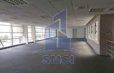 Imagem: O depósito possui 5 Vagas na garagem, 1.073m² de Área e