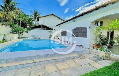 Imagem: A casa possui 3 Dormitórios, 1 Banheiro, 5 Vagas na garagem