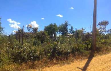 Imagem: O terreno possui 240m² de Área e está localizado em Centro