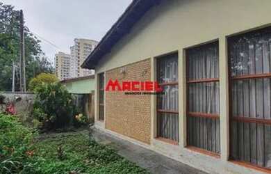 Imagem: A casa possui 3 Dormitórios, 3 Banheiros, 3 Vagas na garagem