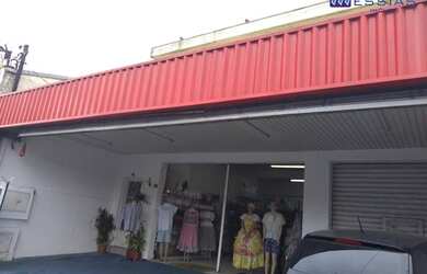 Imagem: O depósito possui 4 Vagas na garagem, 280m² de Área e está