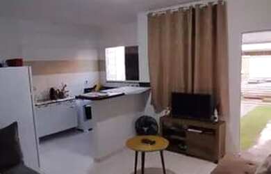 Imagem: A casa possui 2 Dormitórios, 1 Banheiro, 1 Vaga na garagem