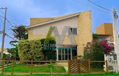 Imagem: A casa em condomínio possui 4 Dormitórios, 4 Banheiros, 2