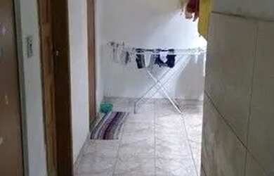 Imagem: A casa possui 2 Dormitórios, 1 Banheiro, 70m² de Área e