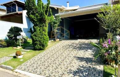 Imagem: A casa em condomínio possui 3 Dormitórios, 2 Banheiros, 2