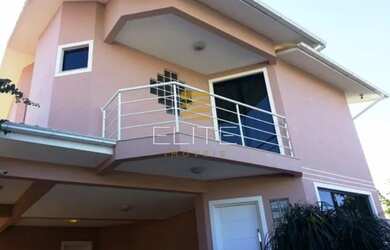 Imagem: A casa possui 3 Dormitórios, 4 Banheiros, 4 Vagas na garagem