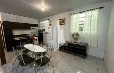 Imagem: A kitnet possui 1 Dormitório, 1 Banheiro, 1 Vaga na garagem