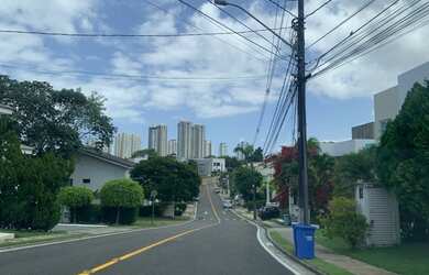 Imagem: O terreno à venda possui e está localizado em Alphaville