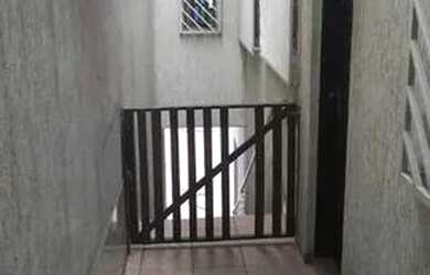 Imagem: A casa possui 2 Dormitórios, 1 Banheiro, 2 Vagas na garagem