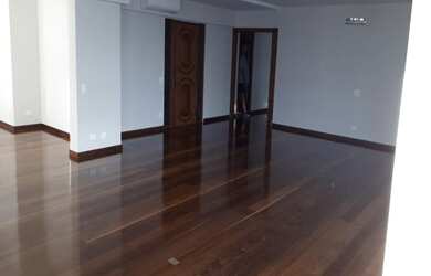 Imagem: O apartamento à venda possui 4 Dormitórios, 5 Banheiros, 4